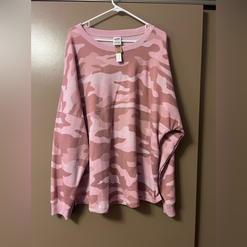 🐩 Victoria’s Secret crewneck sweater